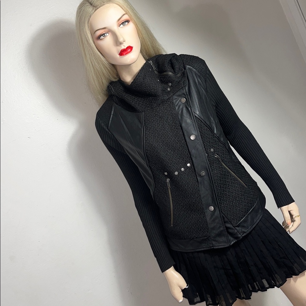NÜ Denmark Black Jacket - image 6